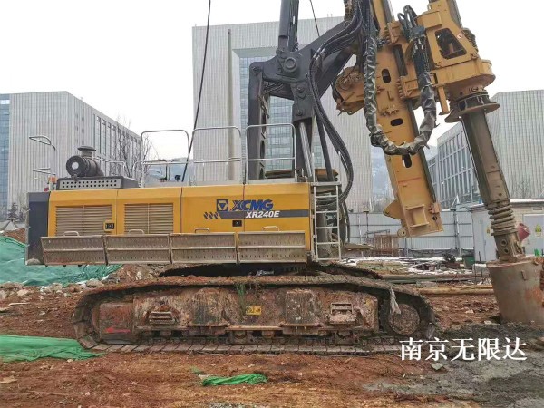 這幾種旋挖機(jī)操作很容易損害油缸，應(yīng)注意哪些事項(xiàng).jpg